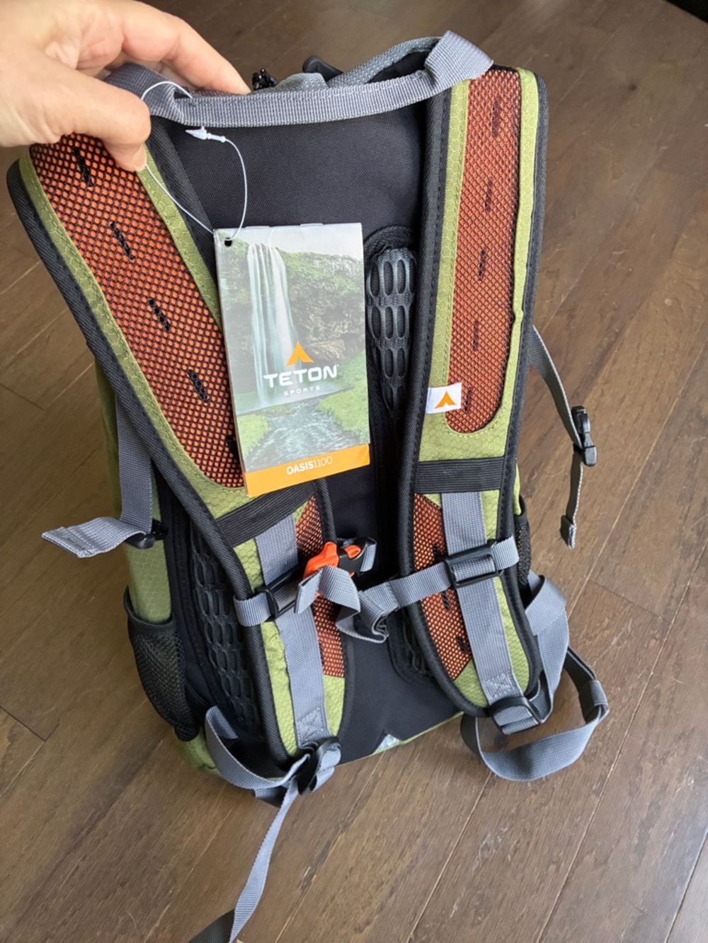Teton OASIS 1100 HYDRATION Backback - Picture 7 of 10